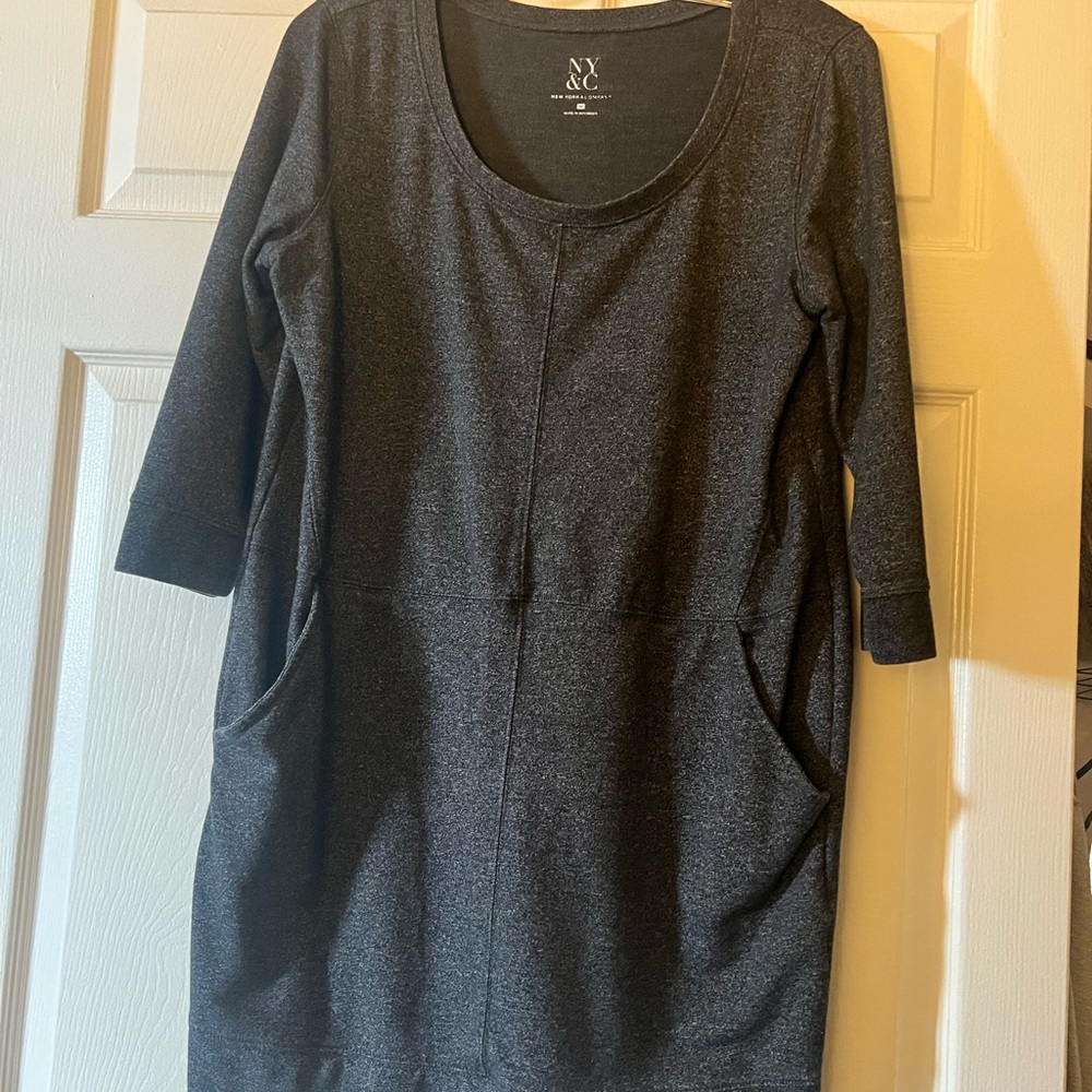 NY & Company Charcoal Top